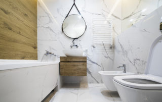 reforma de baño con bidé fontanero valladolid