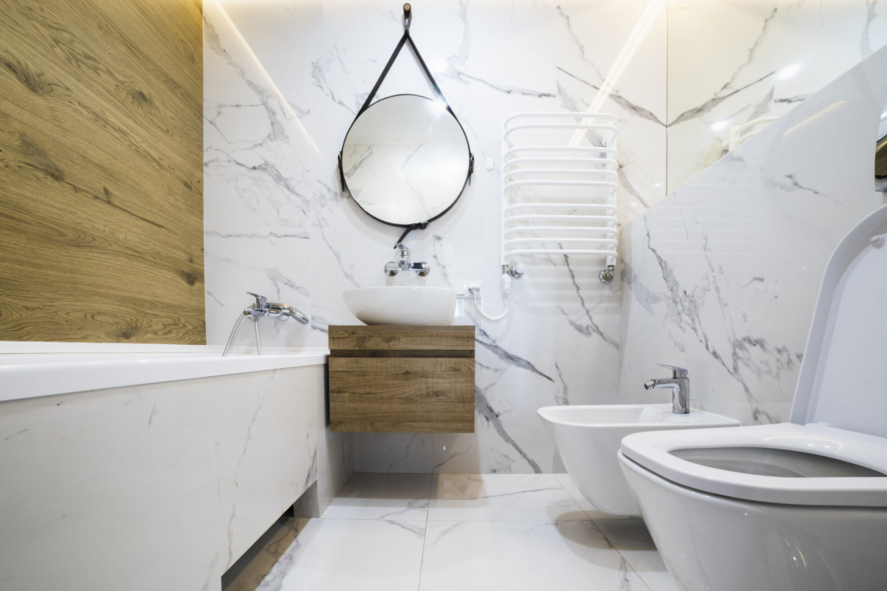 reforma de baño con bidé fontanero valladolid