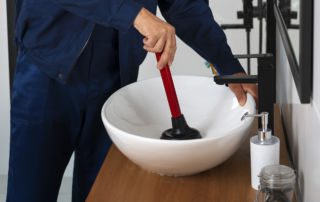 5 mitos sobre los desatascadores caseros